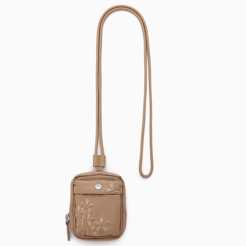 COS MINI POCHETTE DÉTAIL FLEURI BRODÉ